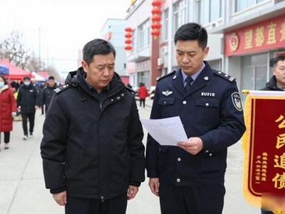 望都法院元旦前追回5000元欠款，商户送锦旗点赞