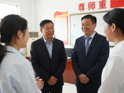 望都新地：教师节县领导慰问一线教育工作者，倾听意见建议